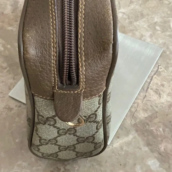 Gucci Cream and Brown Messenger Bag with GG Monogram - Picture 15 of 16